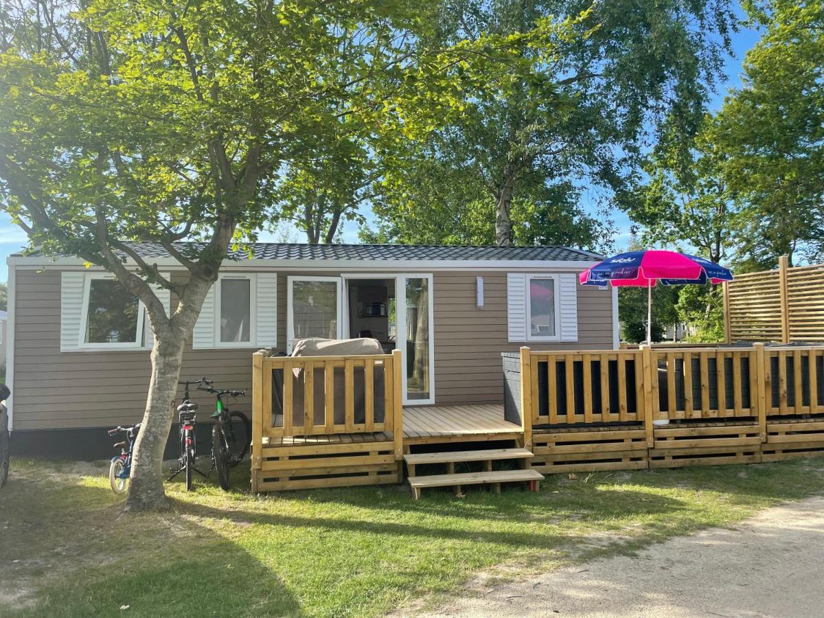 Chalet Op Camping Lauwersoog Met 3 Slaapkamers En Vaatwasser - Joycasa المظهر الخارجي الصورة